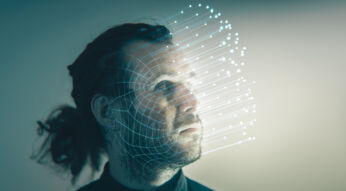 Mann schaut nach oben mit 3D-Cast