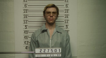 Evan Peters als Jeffrey Dahmer