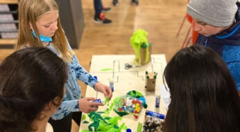 Diese jungen Entwickler:innen stellen Umweltschutzprojekte auf die Beine