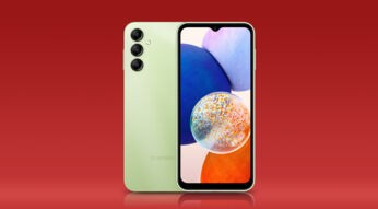 Das Smartphone Galaxy A14 5G in Grün von vorne und hinten vor rotem Hintergrund