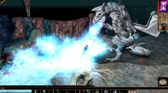 Ein Charakter im Spiel Neverwinter Nights kämpft gegen einen Drachen