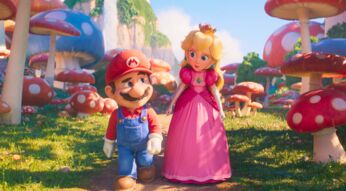 Mario und Peach laufen Weg entlang