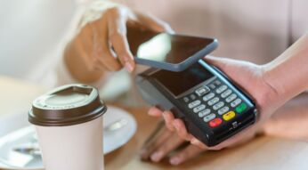 Mit Apple Pay an der Kasse bezahlen