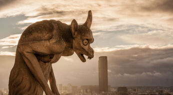 gargoyle statue