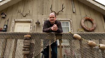 Mike Flanagan beim Dreh von "Midnight Mass"