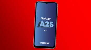 Das Galaxy A25 von vorne vor rotem Hintergrund