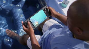 Ein Gamer spielt Dave the Diver auf dem Steam Deck OLED