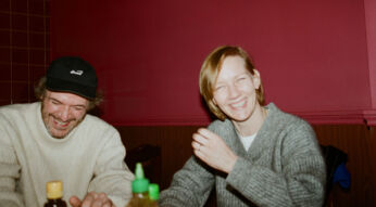 Samuel Theis als Samuel Maleski (links)