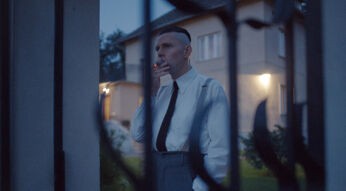 Christian Friedel in einer Szene von "The Zone of Interest"