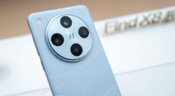 Das OPPO Find X8 wird in einem Laden in Shanghai, China ausgestellt.