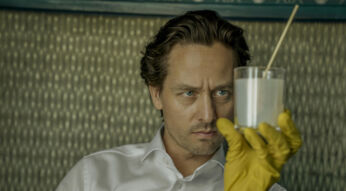 Tom Schilling in Achtsam Morden