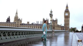 Cillian Murphy in einer Szene von "28 Days Later" vor dem Big Ben in London.