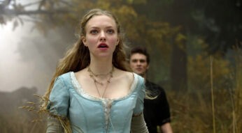 Amanda Seyfried und Shiloh Fernandez in einer Szene aus dem Film RED RIDING HOOD