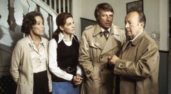 Brigitte Horney, Johanna von Koczian, Günther Schramm, Erik Ode in einer Szene von "Der Kommissar"