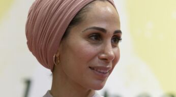 Tahereh Mafi 2023 beim Turin Book Fair.