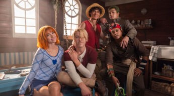 Emily Rudd, Taz Skylar, Iñaki Godoy, Mackenyu und Jacob Romero aus der zweiten Staffel „ONE PIECE“.