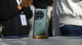 Das OnePlus ist in einem Store in Indien ausgestellt
