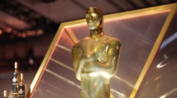 Die Oscars-Statue hinter den Kulissen der Preisverleihung im Jahr 2025.