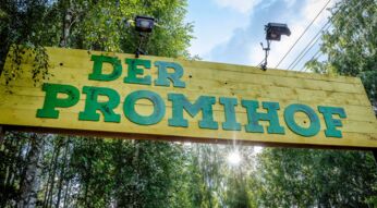 promihof-staffel-2-featured-schild-mit-name-rtlzwei-magdalena-possert