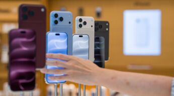 Das iPhone 18 Pro ist in unterschiedlichen Farben im Apple Store ausgestellt.