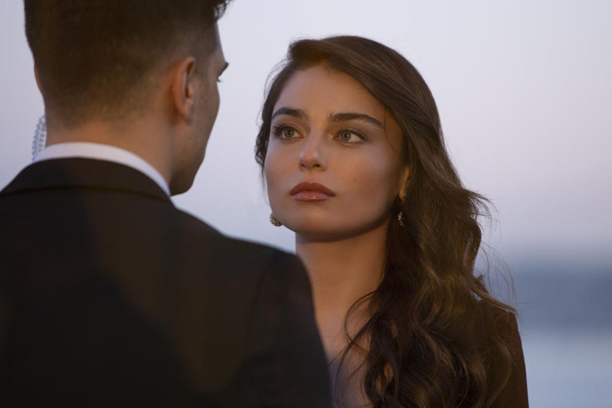 Cagatay Ulusoy als Leyla in The Protector