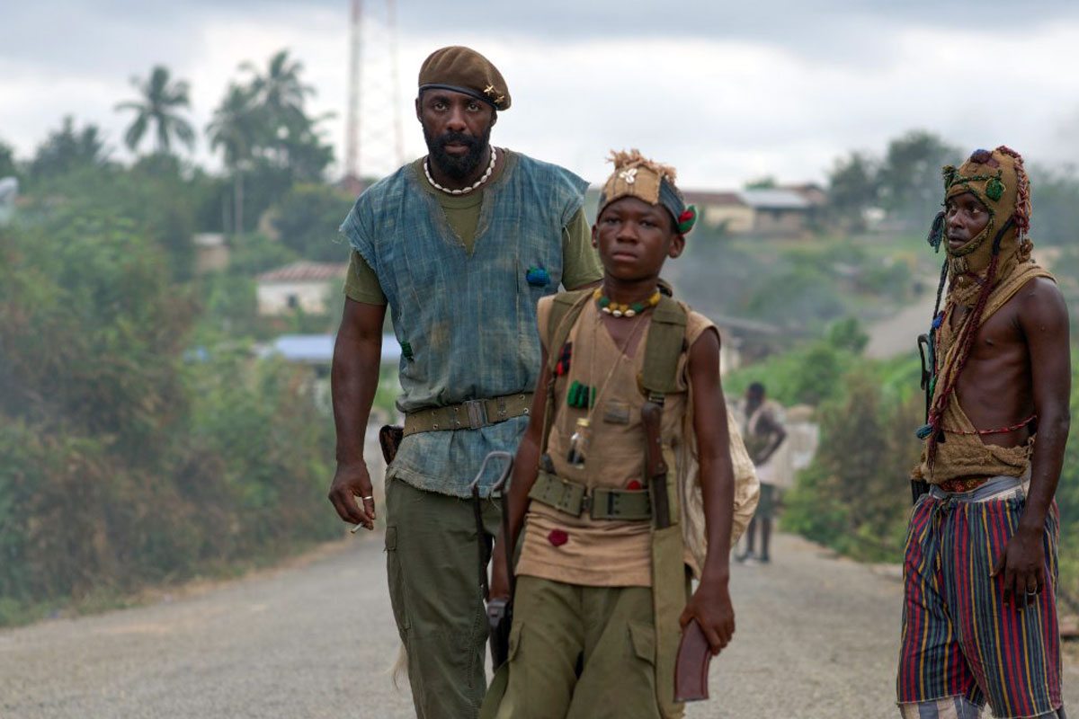 Idris Elba schockiert als Commandant in dem Kriegsdrama Beast of No Nations