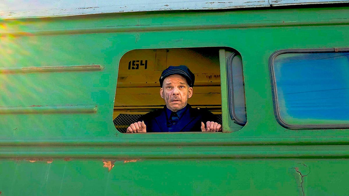 Denis Lavant in Vom Lokführer, der die Liebe suchte...