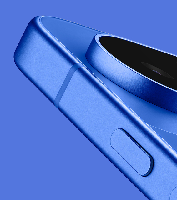 Nahaufnahme des Pixel 10 in Indigo, die das Design des Telefons hervorhebt