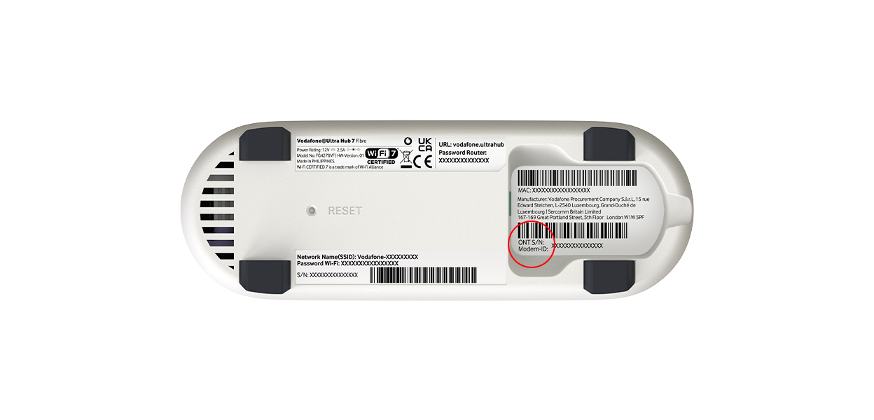 Anleitungsfoto: Aufkleber auf der rechten Unterseite des Routers wo die Modem-ID zu sehen ist.