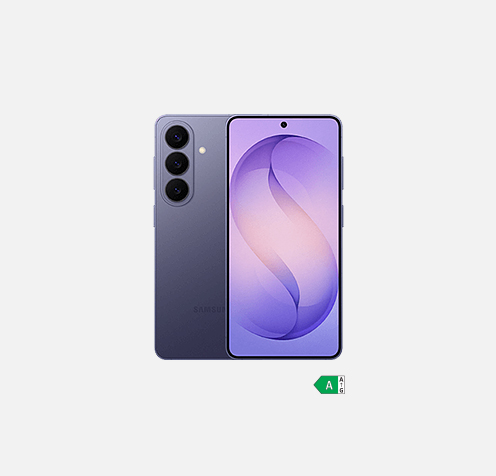 Produktfoto: Samsung Galaxy S26, Farbe Cobalt Violet. R&uuml;ckseite mit Samsung-Logo und drei Objektiven oben links. Vorderseite mit All-Screen-Design, Frontkamera und d&uuml;nnem, schwarzen Rand. Energieeffizienzklasse A.