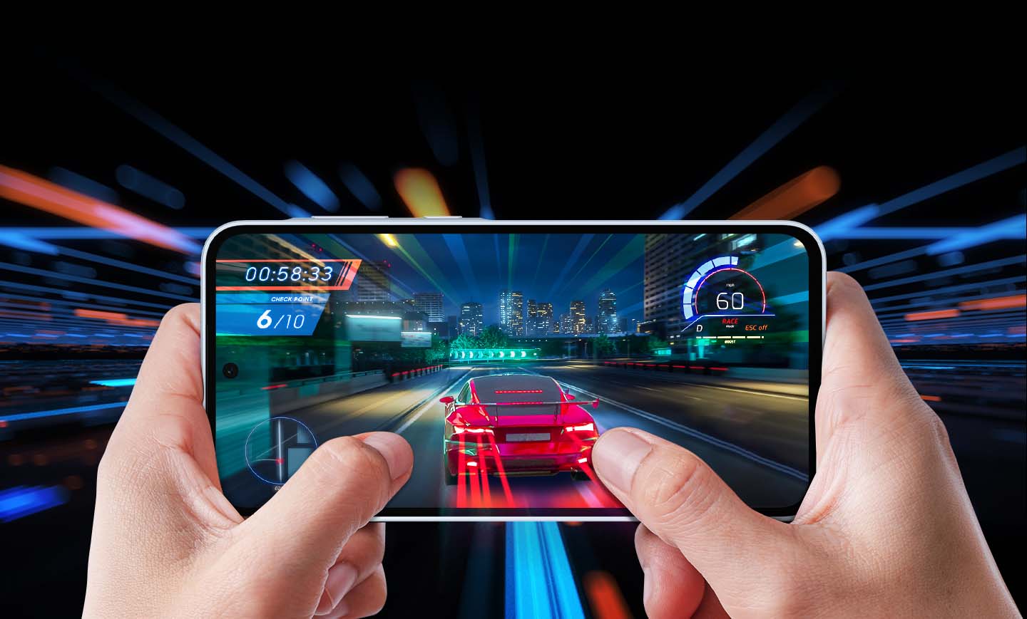 Ich-Perspektive eines Rennspiels, das auf einem Smartphone gespielt wird, das in zwei Hnden gehalten wird. Das Spiel zeigt einen roten Sportwagen, der nachts ber eine Stadtautobahn rast.