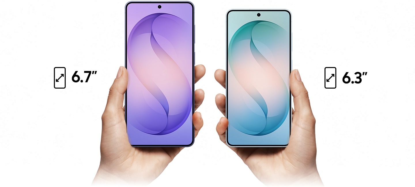 Zu sehen sind ein Galaxy S26 und ein Galaxy S26 Plus nebeneinander vom Hauptdisplay aus, um den Gr��enunterschied zu verdeutlichen.